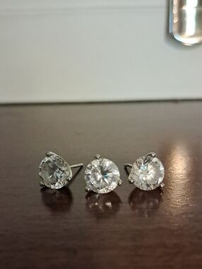 3 2.5Ct.  STUNNING FLAME" 18K Gold Plated Silver Brilliant Cut Simulated Diamond